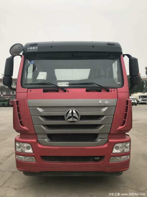 重汽380马力国五豪瀚牵引车