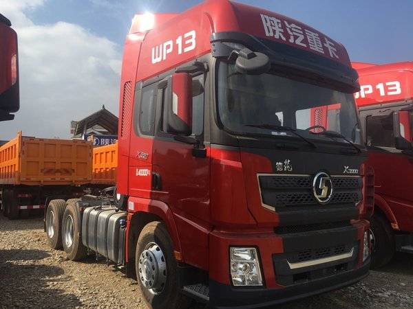 直降10万元云南德龙x3000牵引车促销