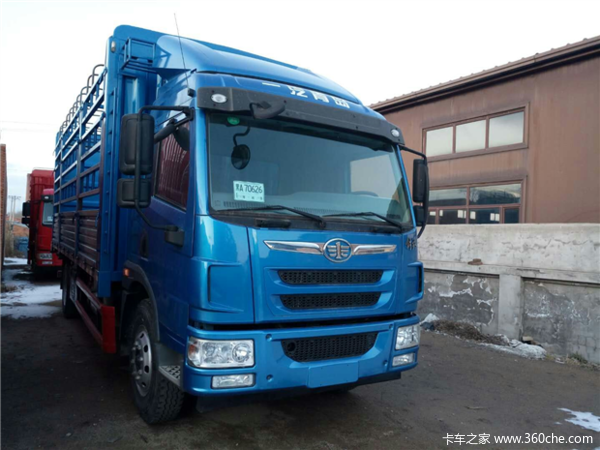 8米龙悍威220马力,六缸,八档,153加重后桥,1000钢丝胎,解放龙威前四后