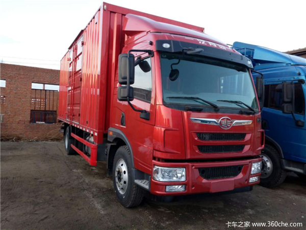 8米龙悍威220马力,六缸,八档,153加重后桥,1000钢丝胎,解放龙威前四后