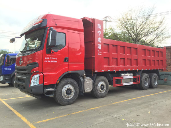 8&#215;4重型自卸车到店，现车充足