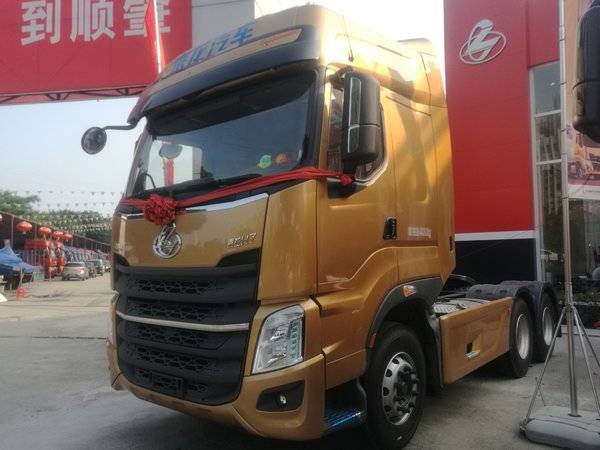 直降0.6万元 佛山乘龙H7牵引车促销中