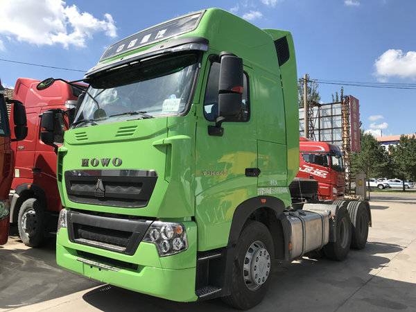 举办了以"百万英雄见证第100万台豪沃下线仪式"为主题的中国重汽 howo