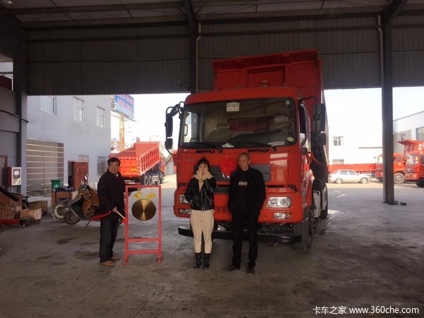恭喜万老板喜提东风天锦前四后四发财车