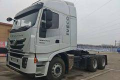 新车到店轻量化珍珠白牵引车仅售35万元