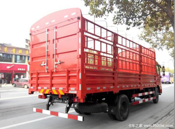 年底促销 购东风特商载货车送30桶尿素