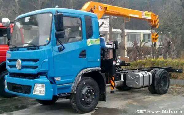 送尿素 东风商用车底盘随车吊售16万元