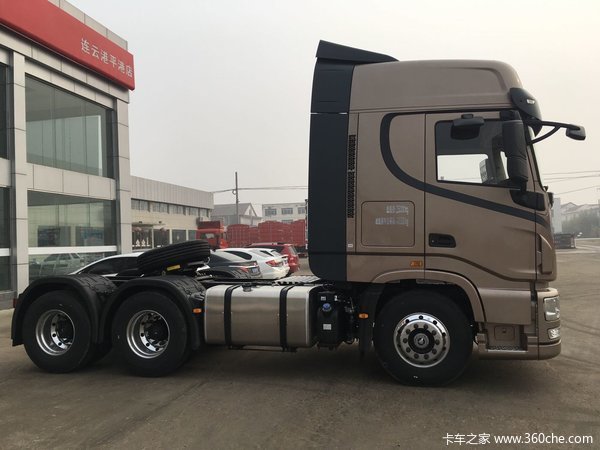 新车到店 连云港天龙旗舰牵引车40.3万