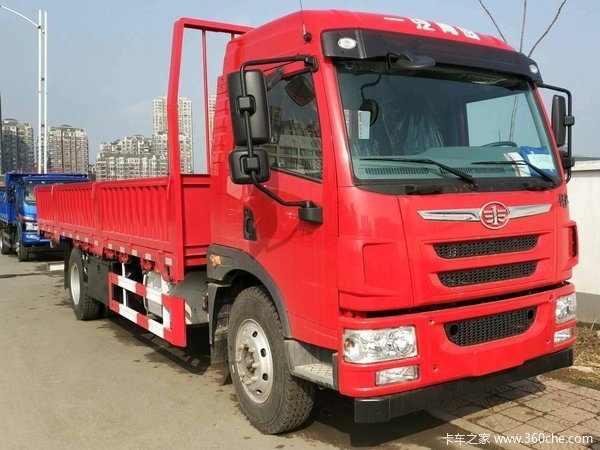 解放龙V 180马力6.8米栏板交车