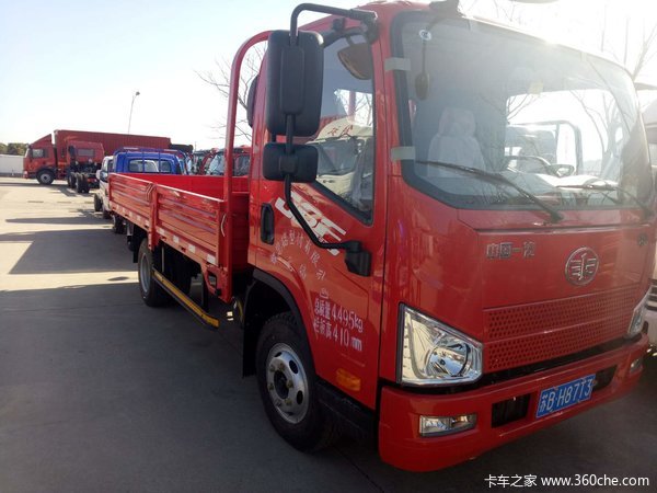 一汽解放J6F轻卡今日交车