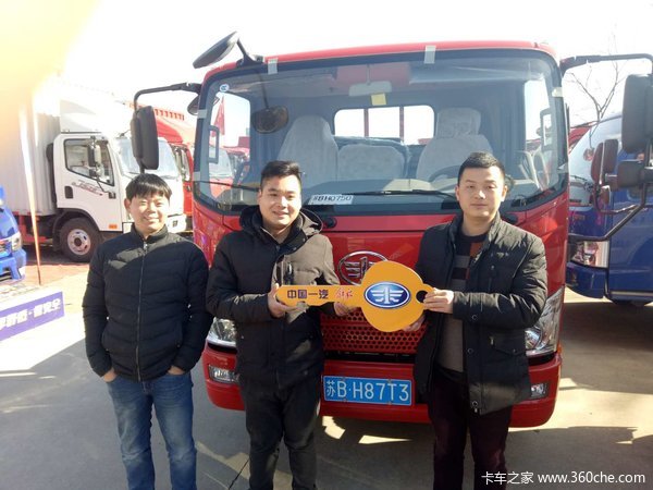 一汽解放J6F轻卡今日交车