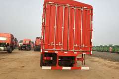 解放迎新年，优惠大促销，订车就送礼。