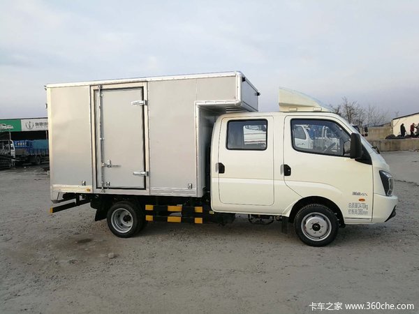 7米双排厢式微卡 发动机型号 小康动力dk15 -05 马力 108 排放标准 国
