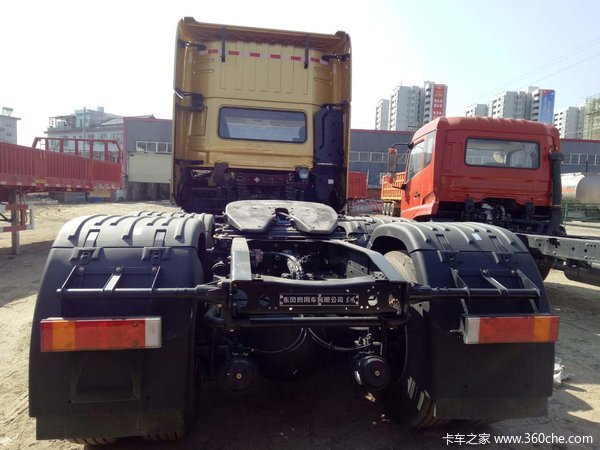 新启航520马力牵引车到店