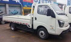 飞碟缔途 单排白色小型微卡