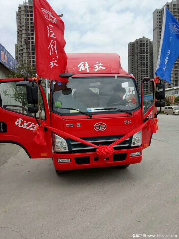 恭喜桐梓吴老板喜接赚钱机器一汽解放