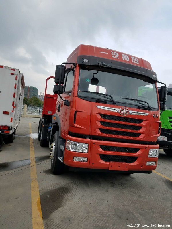 解老板的第三台高配置悍V6*4牵引