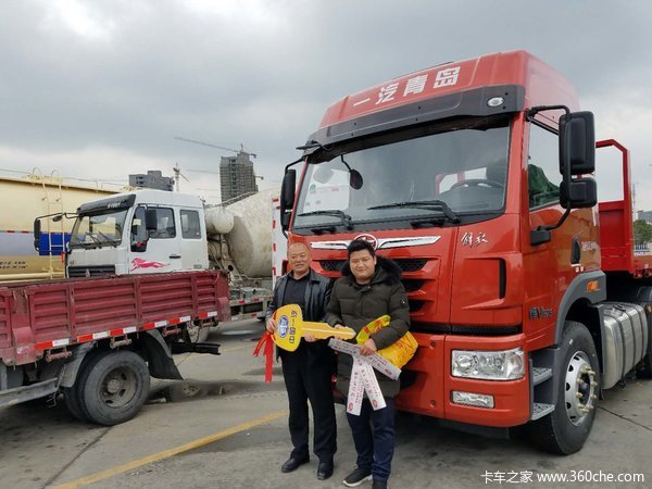 解老板的第三台高配置悍V6*4牵引