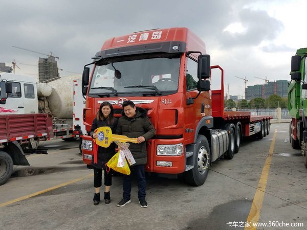 解老板的第三台高配置悍V6*4牵引