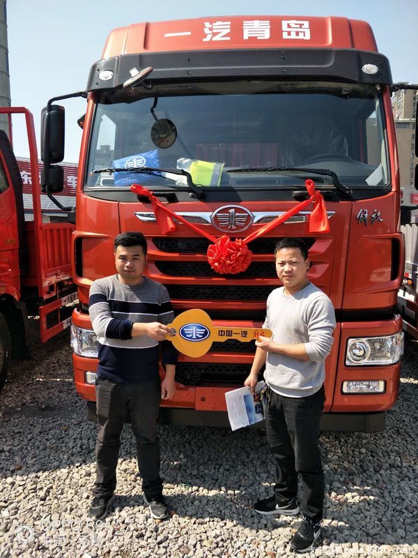 解放悍V 240马力 6X2栏板交车