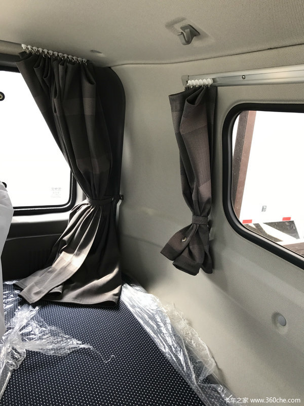 解放虎VH金牛座新车到店