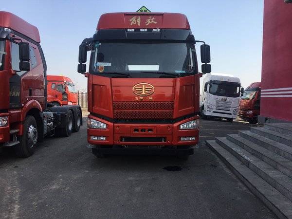 直降0.5万元乌市解放J6P牵引车促销中