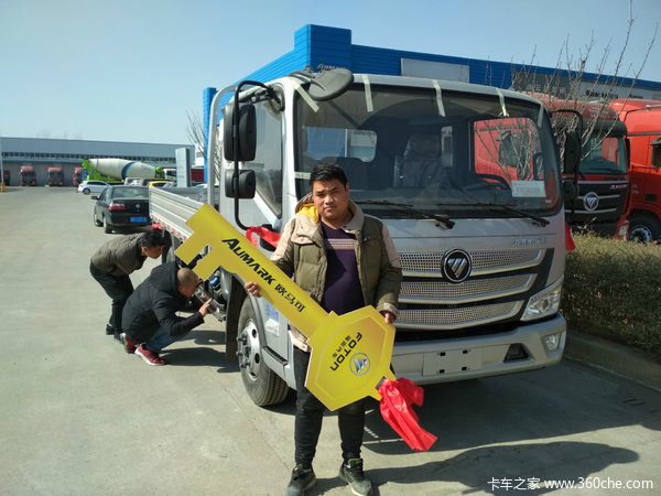 欧马可S3超级卡车交付客户