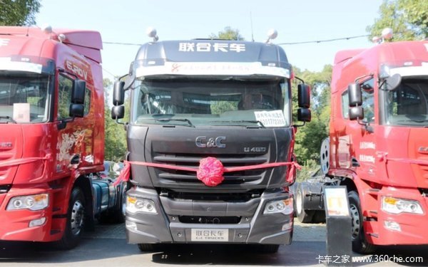 交车9台 上海裕润联合U系牵引车交付