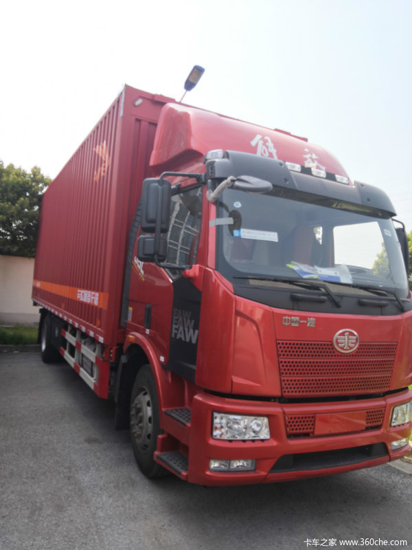 解放J6L仓栏车到店