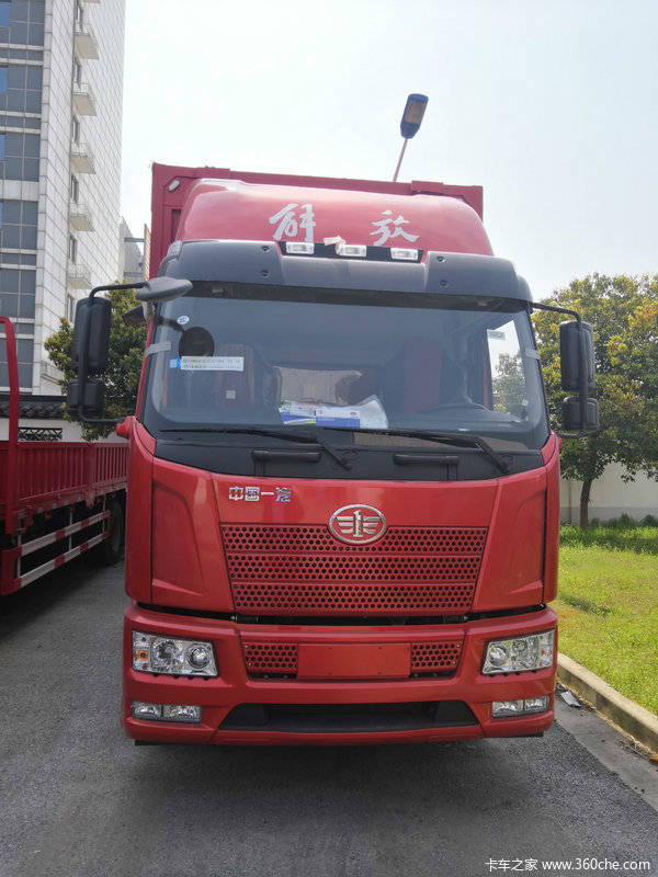解放J6L仓栏车到店