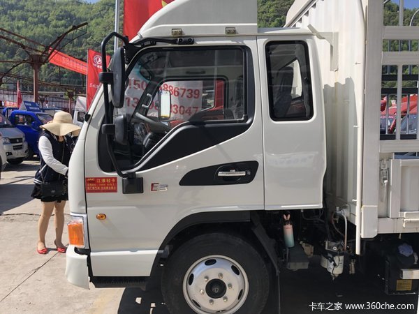 六盘水红桥新区彩虹桥五金喜提江淮一台