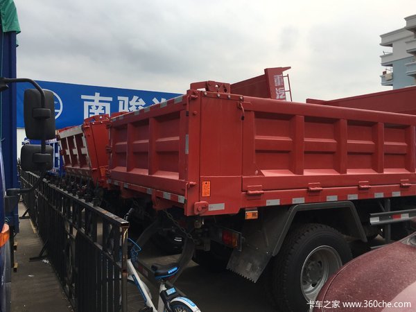 直降0.6万元 赣州王牌7系自卸车促销中