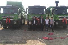 恭喜萧县郑老板喜提上汽红岩牌杰狮爱车