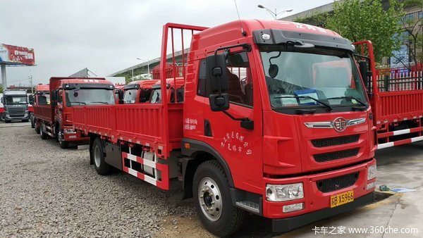 解放龙V 180马力6.8米栏板载货