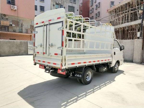 厦门百成鑫汽车贸易有限公司