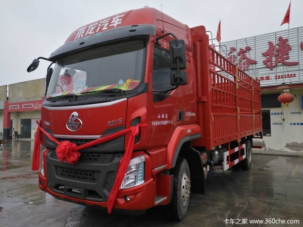 恭喜王先生喜提新车高顶双卧乘龙H5