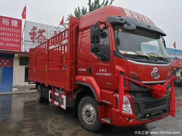 恭喜王先生喜提新车高顶双卧乘龙H5
