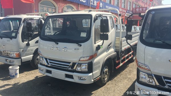 冲刺销量 哈尔滨骏铃V5载货车仅售9.2万