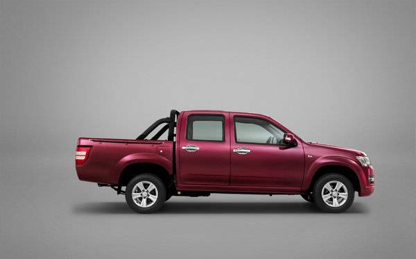 5l汽油 112马力 两驱 双排短厢皮卡 车型公告号 sc1025