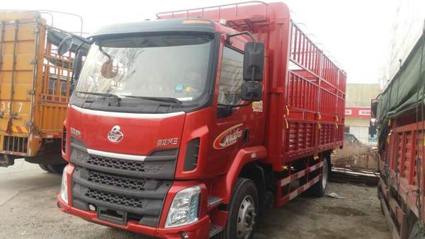 210马新乘龙m3仅售15.68万元