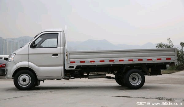 绵阳茜南汽车城跨越王X5载货车成功交付