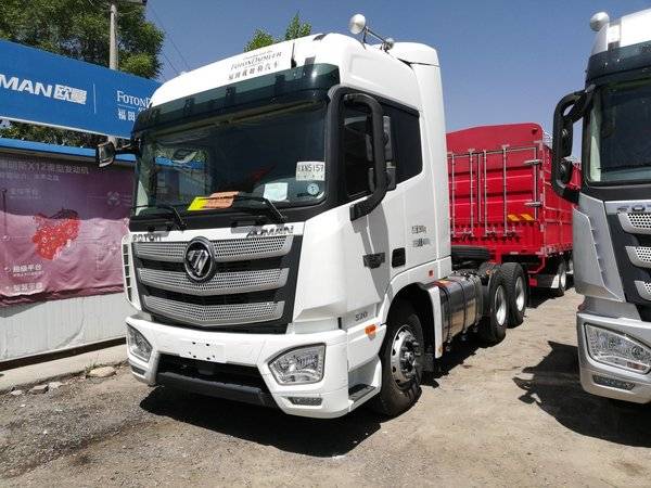 8万元 西宁欧曼est牵引车促销中