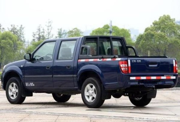 处理库存 佛山江铃宝典皮卡直降0.4万元