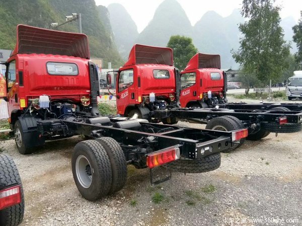 交车大吉 河池解放虎VH轻卡车成功交付