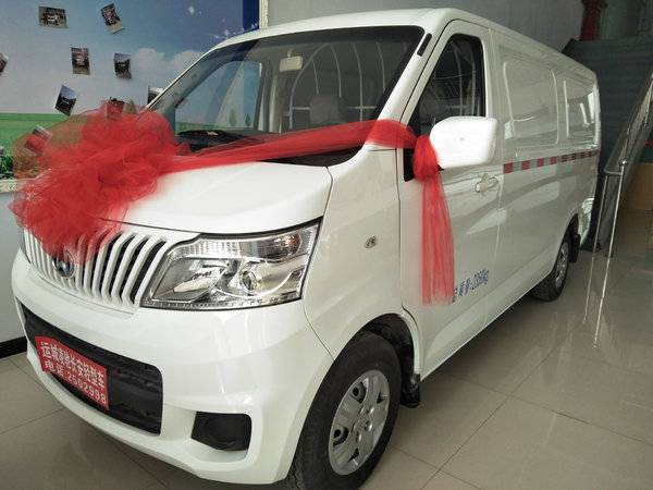 5l平顶掀开门封闭货车  详情表 车型名称 长安商用 睿行m80 舒适型