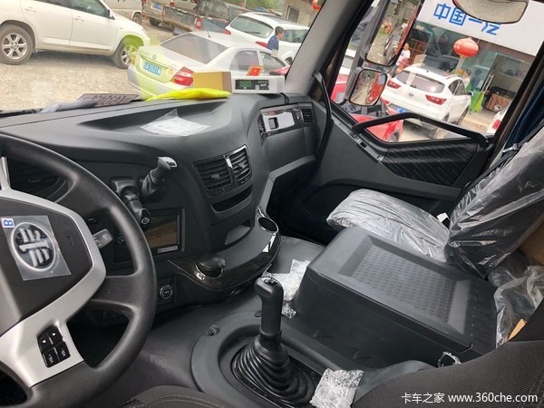 回馈用户 贵阳解放J6P牵引车钜惠2.6万