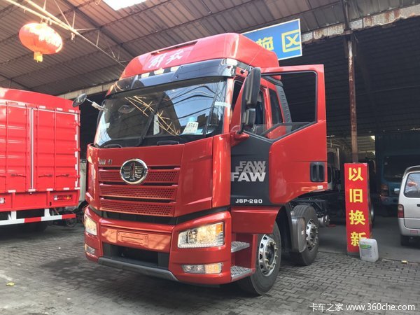 新J6P高顶大驾驶室-载货车到店