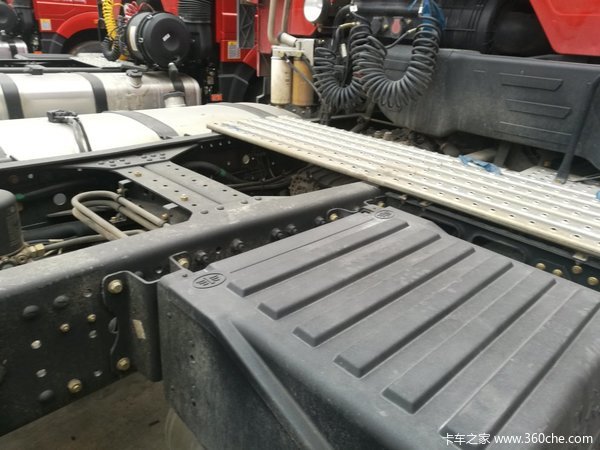 直降0.3万元 衡阳解放J6P牵引车促销中