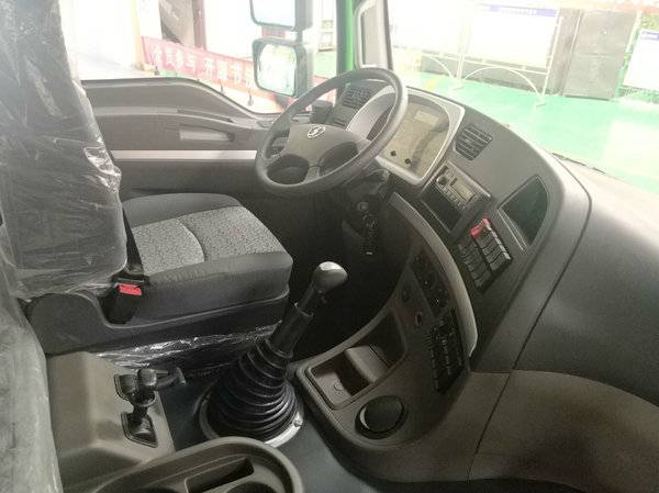 优惠促销 >轩德x3天然气牵引车  陕汽商用车 轩德x3 轻量化版 440马力