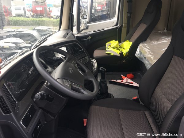 处理库存 成都创虎Xcient牵引车直降4万